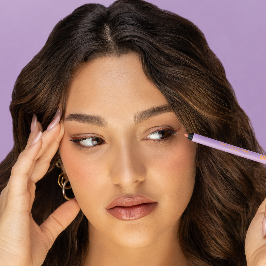 NEJHA Partner in Eye Pencil modella fotografia ufficiale