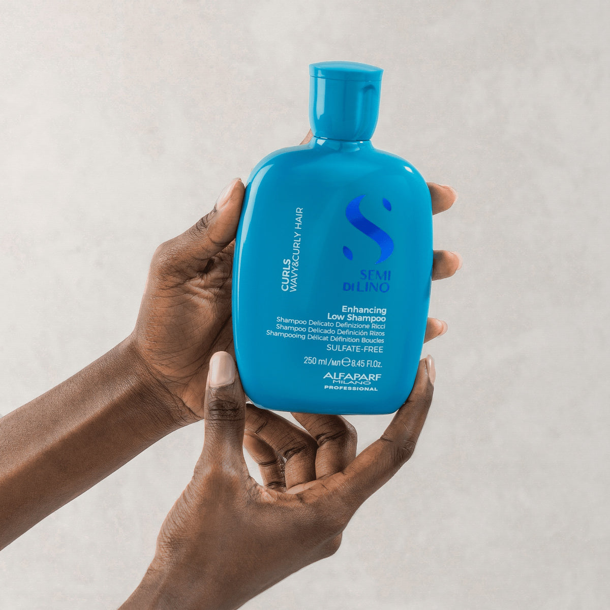 Alfaparf Milano Semi di Lino Curls Enhancing Low Shampoo – Shampoo delicato di definizione per onde e ricci 250 ml, immagine ufficiale 3