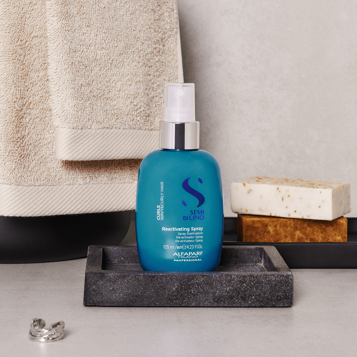 Alfaparf Milano Semi di Lino Curls Reactivating Spray – Spray riattivatore di onde e ricci 125 ml, immagine ufficiale 2