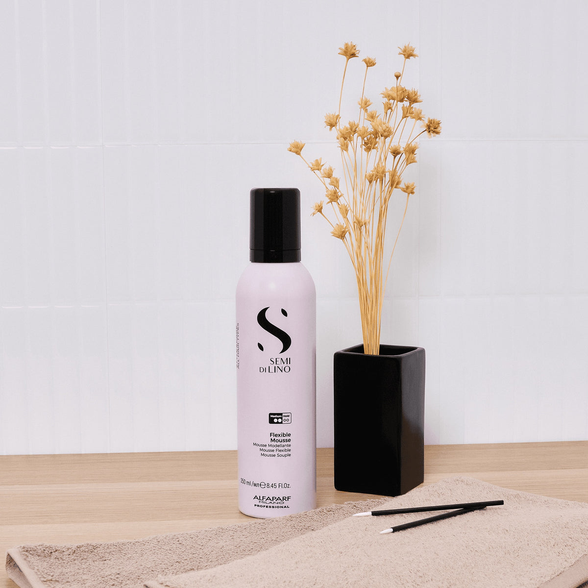 Alfaparf Milano Semi di Lino Style & Care Flexible Mousse – Mousse Ricci Modellante Elastica a Tenuta Media 250 ml, immagine ufficiale 2