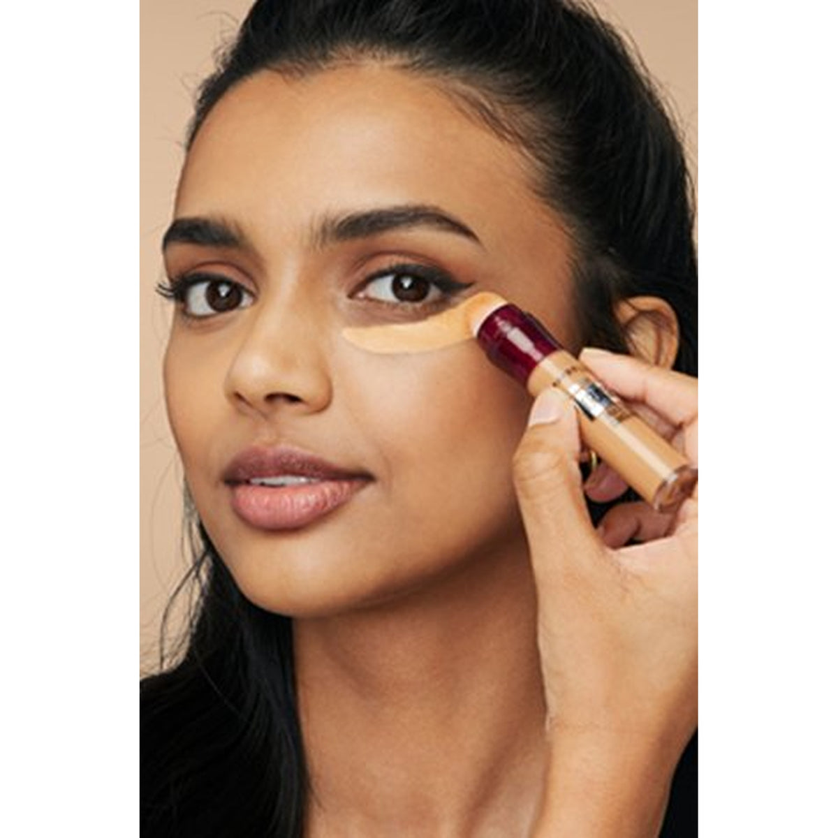 Maybelline IL CANCELLA ETÀ CORRETTORE MULTIUSO – immagine ufficiale 20